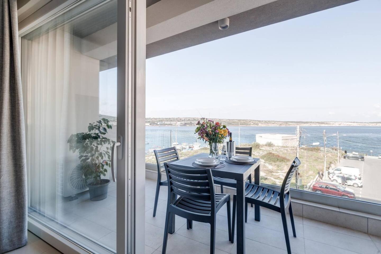 9Ten11 Seafront By Homely Mellieħa Exterior foto