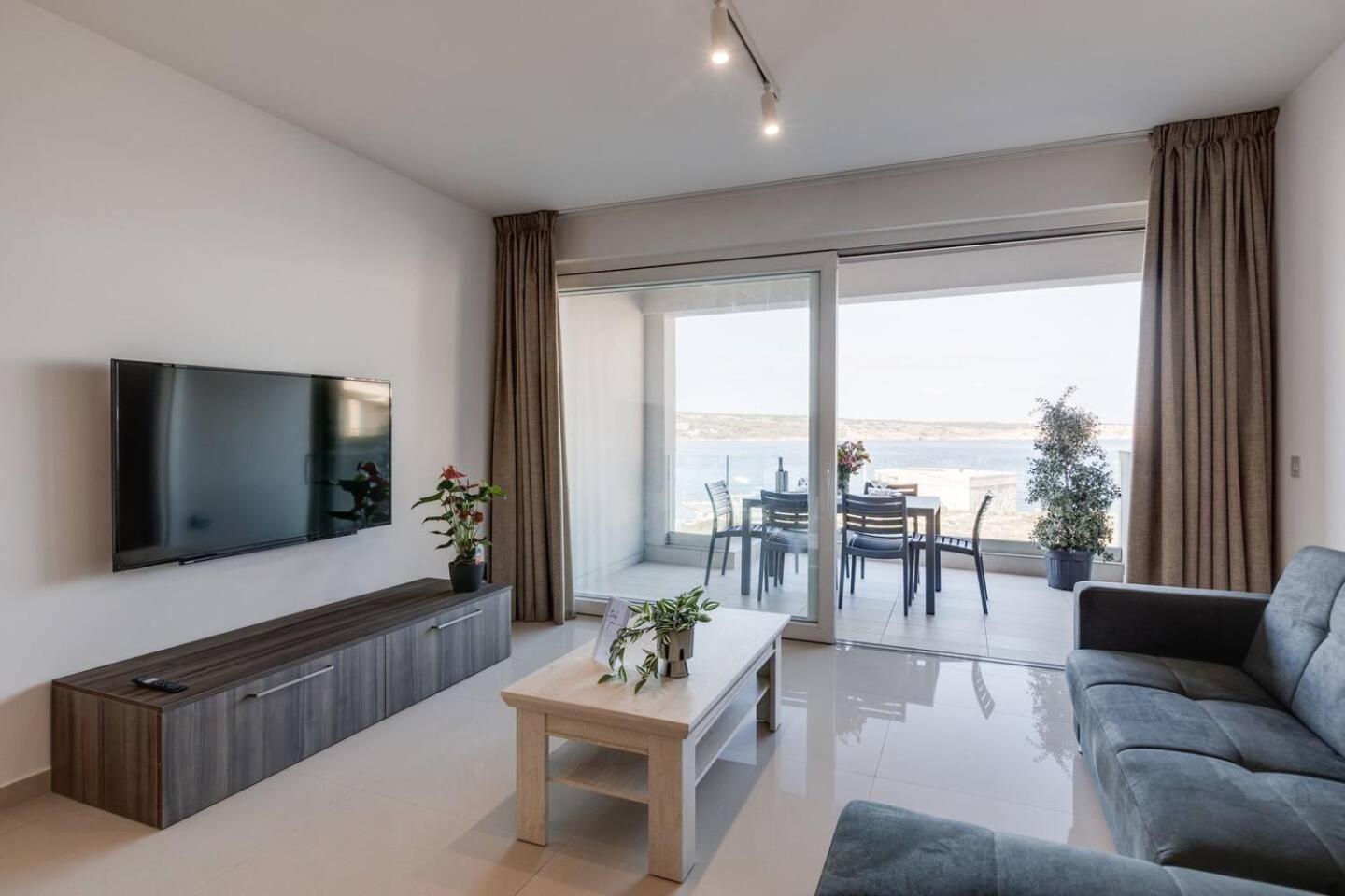 9Ten11 Seafront By Homely Mellieħa Exterior foto