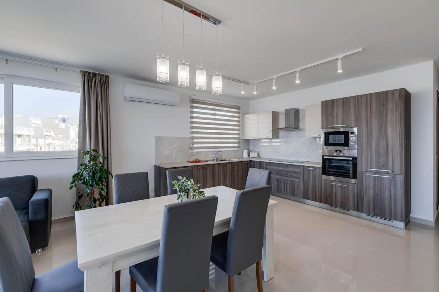 9Ten11 Seafront By Homely Mellieħa Exterior foto